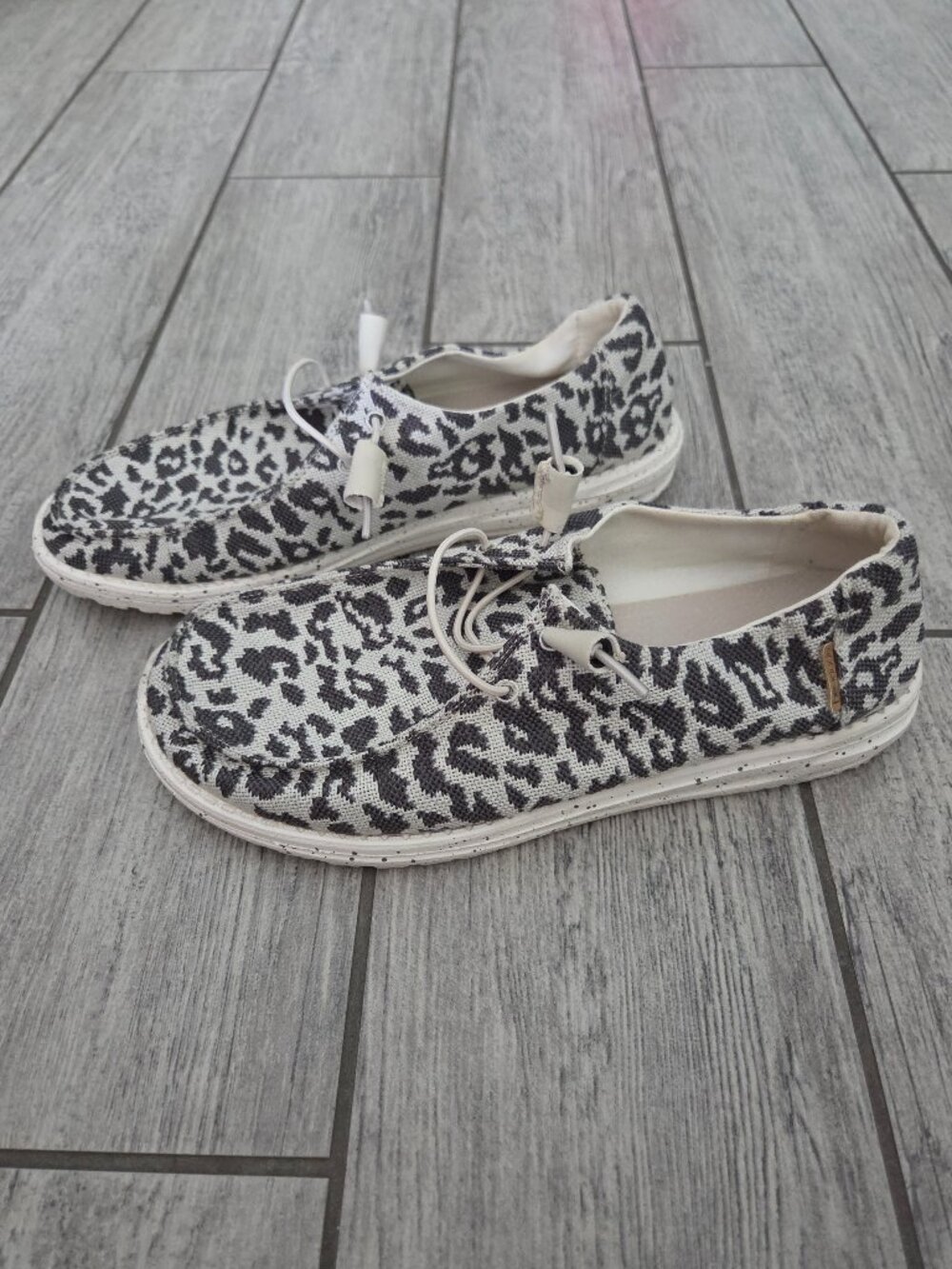 Hey Dude Wendy Women's Woven Cheetah Grey Slip On Shoes Size 10